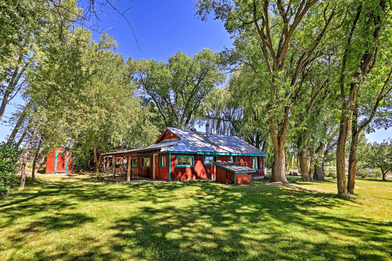 Quiet Durango Farmhouse with Beautiful Yard and Gazebo - Ferienwohnung