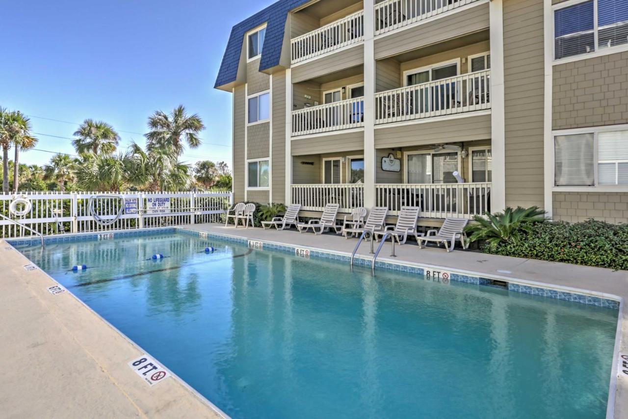 Isle of Palms Condo with Pool Access Walk to Beach! - B&B