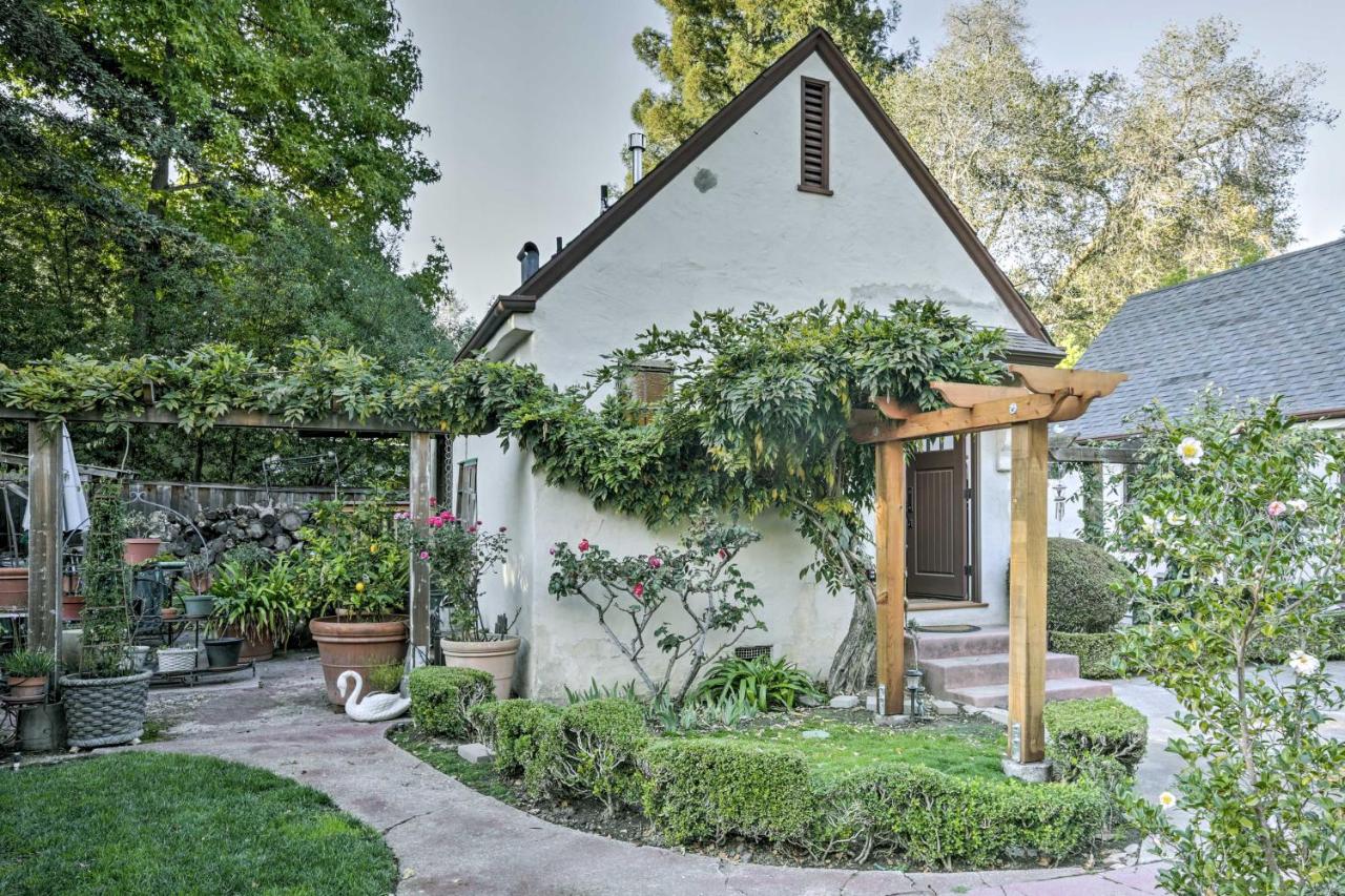 Updated Menlo Park English Tudor Garden Cottage! - Chambres d’hôtes