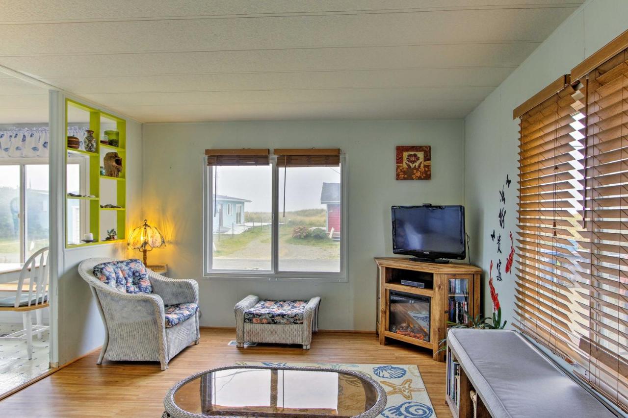 The Little Orcas- Short Walk to the Beach! - Bed and Breakfast