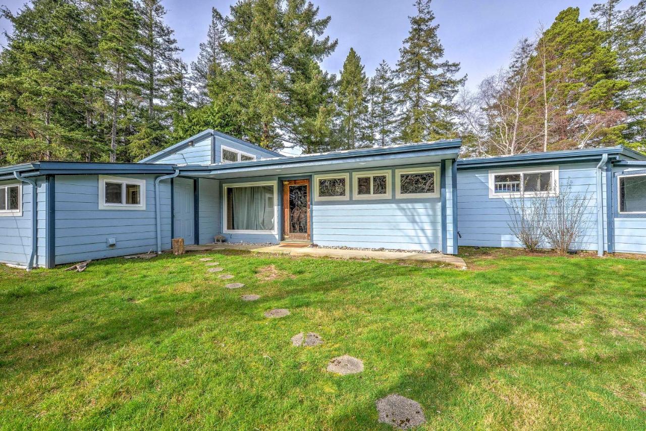 Rustic Bandon Log Cabin on 5 Acres of Woodlands! - B&B