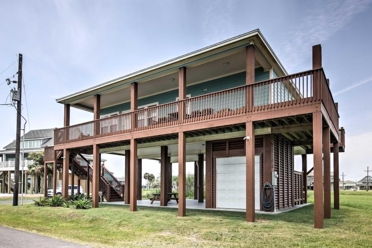 Port Bolivar Getaway with Ocean View Walk to Beach! - B&B