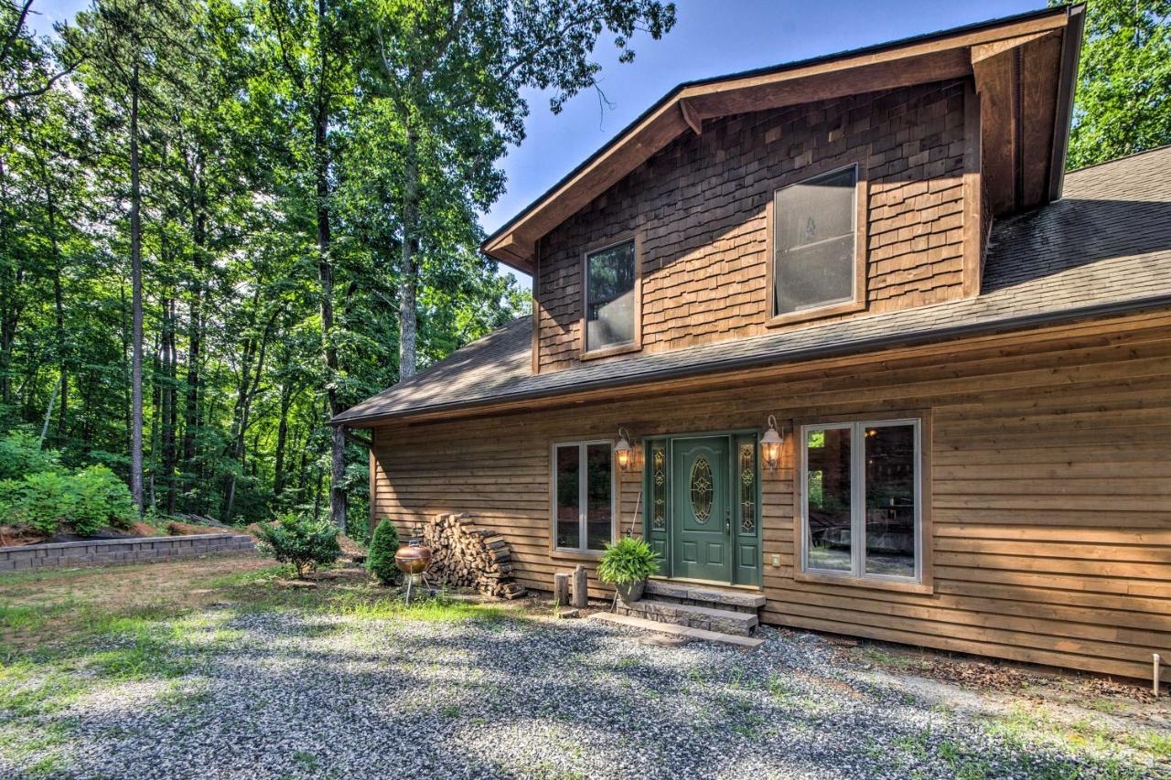 Tryon House with Hot Tub - Near Equestrian Centers! - B&B