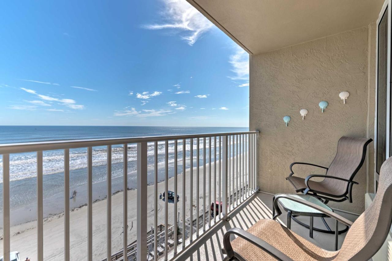 B&B Daytona Beach Shores - Oceanfront Daytona Beach Studio with Balcony! - Bed and Breakfast Daytona Beach Shores