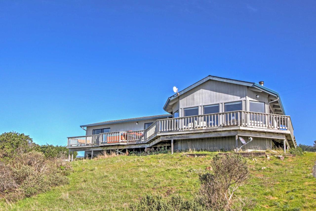 Spectacular Ocean View Retreat with Private Beach - B&B