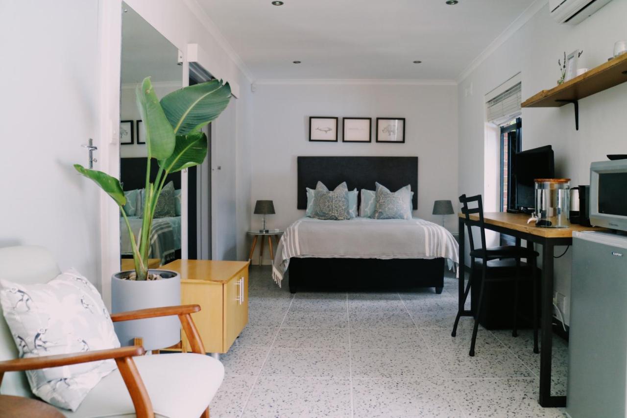 Deluxe Queen Suite