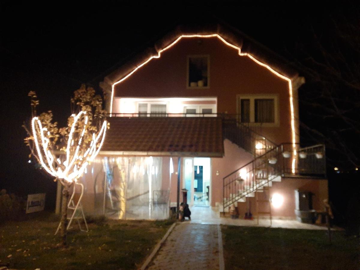 Apartments "Predah kod Baraća" - Bed and Breakfast