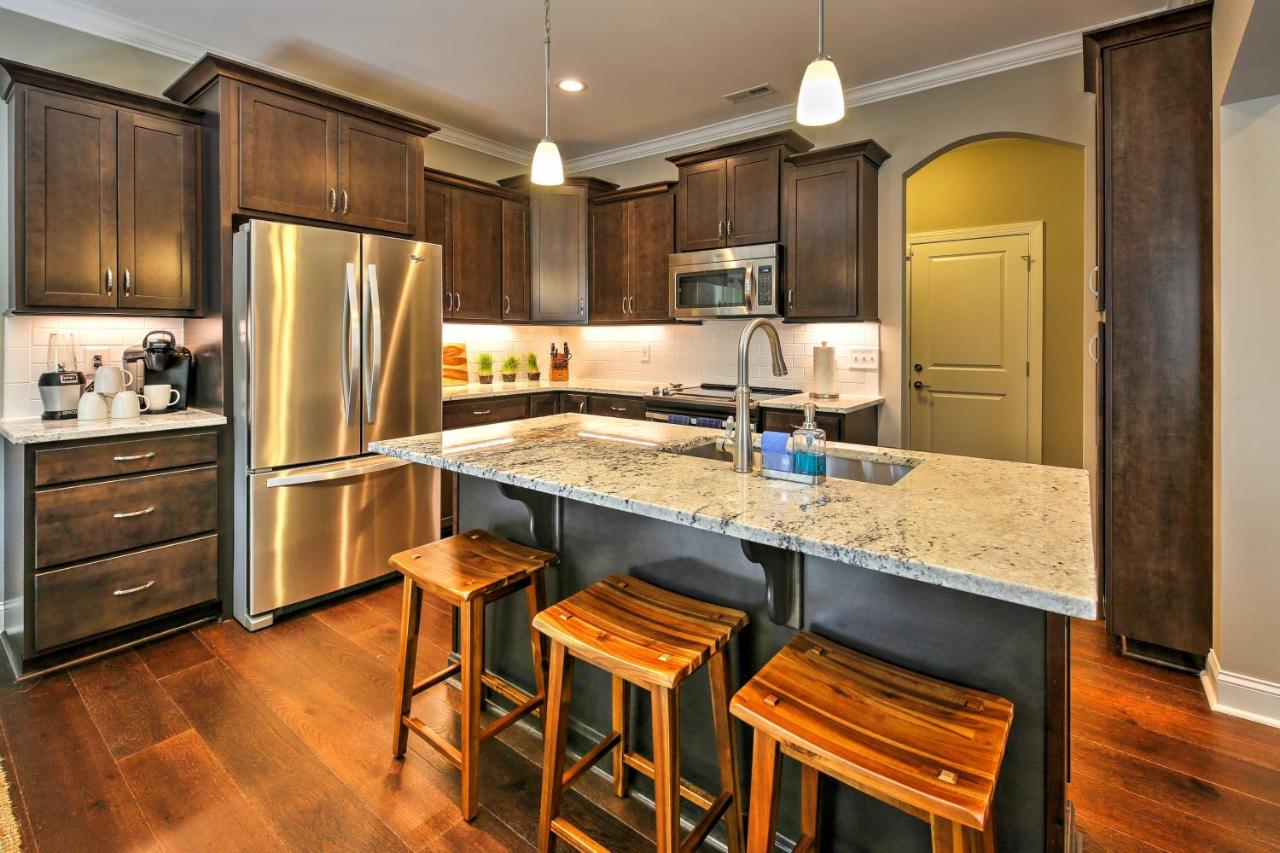 Downtown Townhome Walk to Dine and Shop on Broad St - B&B