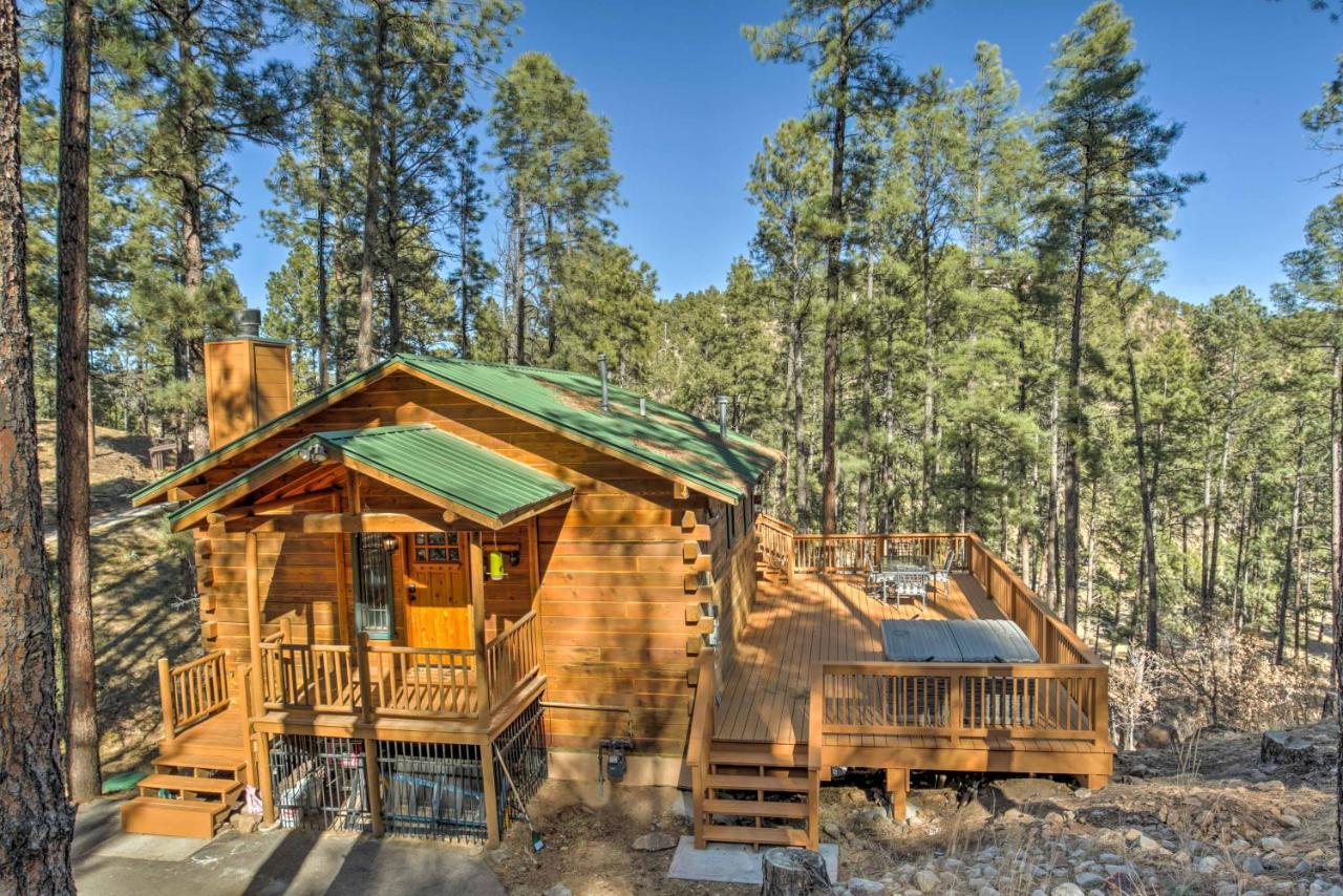 B&B Ruidoso - Secluded The Lincoln Cabin with Hot Tub and 3 Decks! - Bed and Breakfast Ruidoso