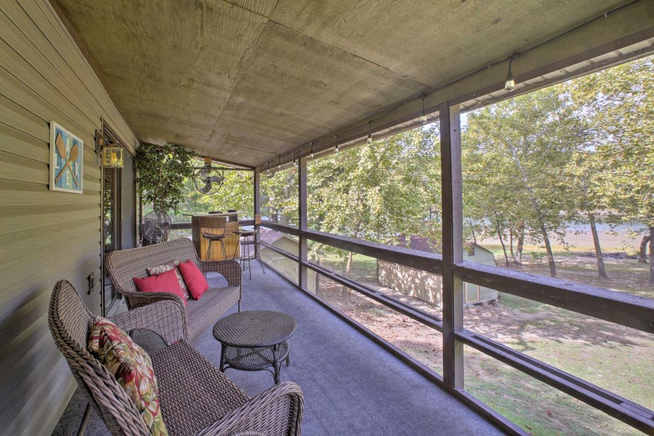 Lakefront Table Rock Home with Fire Pit! - B&B
