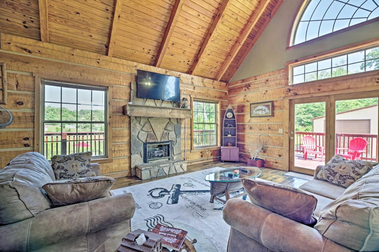 Cherokee Lake Cabin w/ Deck & Kayaks! - Bed and Breakfast Bean Station