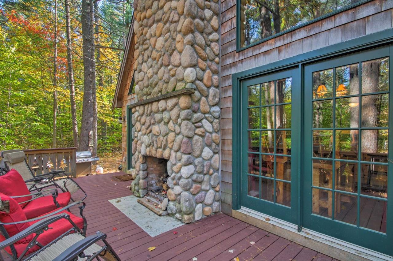 Secluded Conway Home with Theater Room and Hot Tub! - B&B