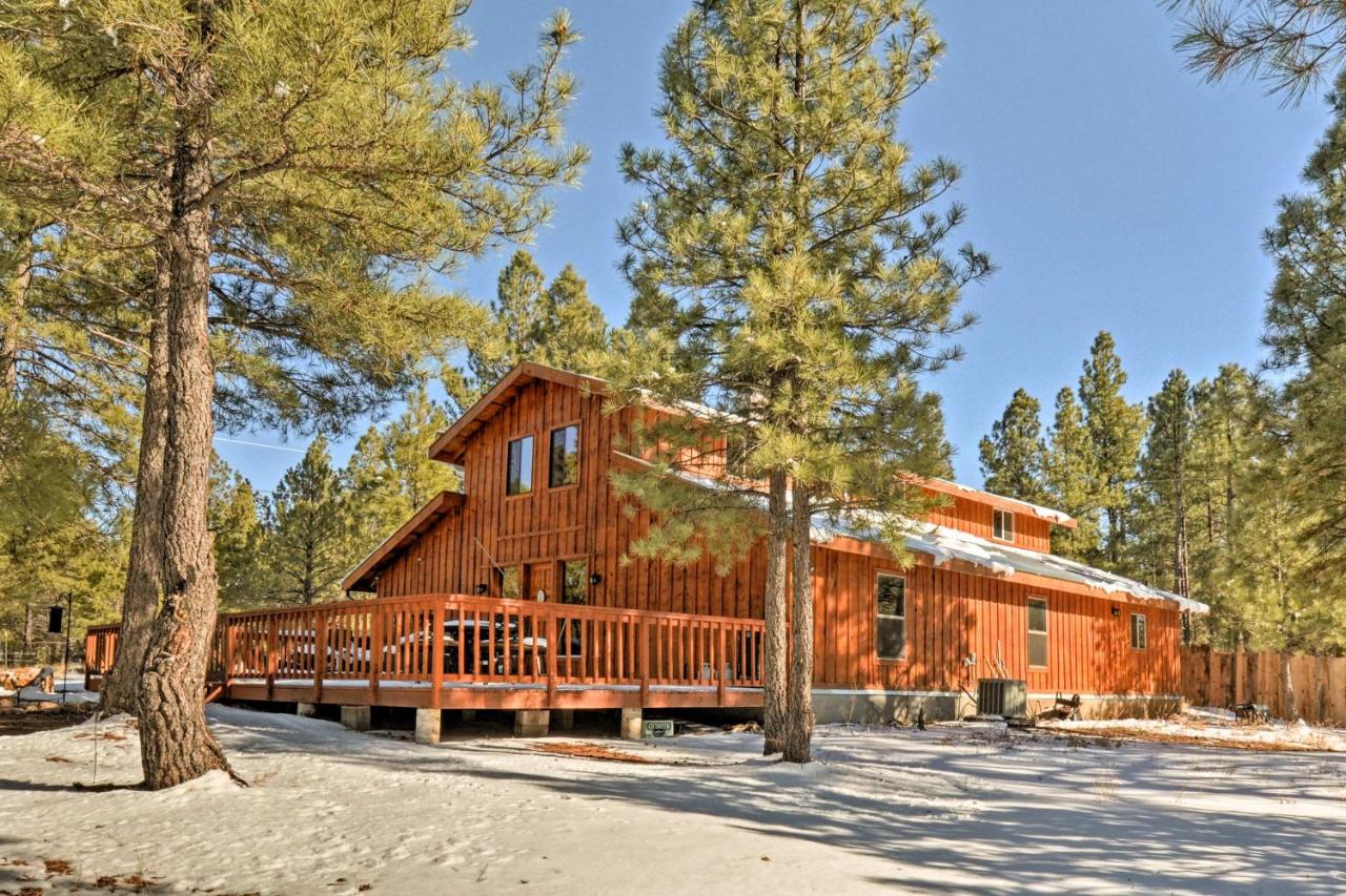 Flagstaff Cabin on 5 Acres with Fireplace and Fire Pit - Chambres d’hôtes