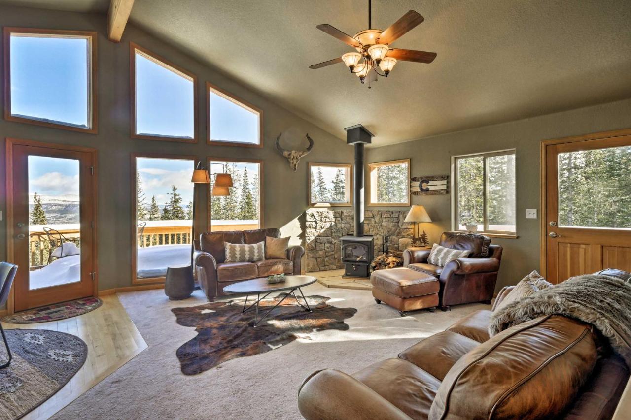 B&B Fairplay - Cabin Hot Tub with Mtn Views, 23 Miles to Breck! - Bed and Breakfast Fairplay