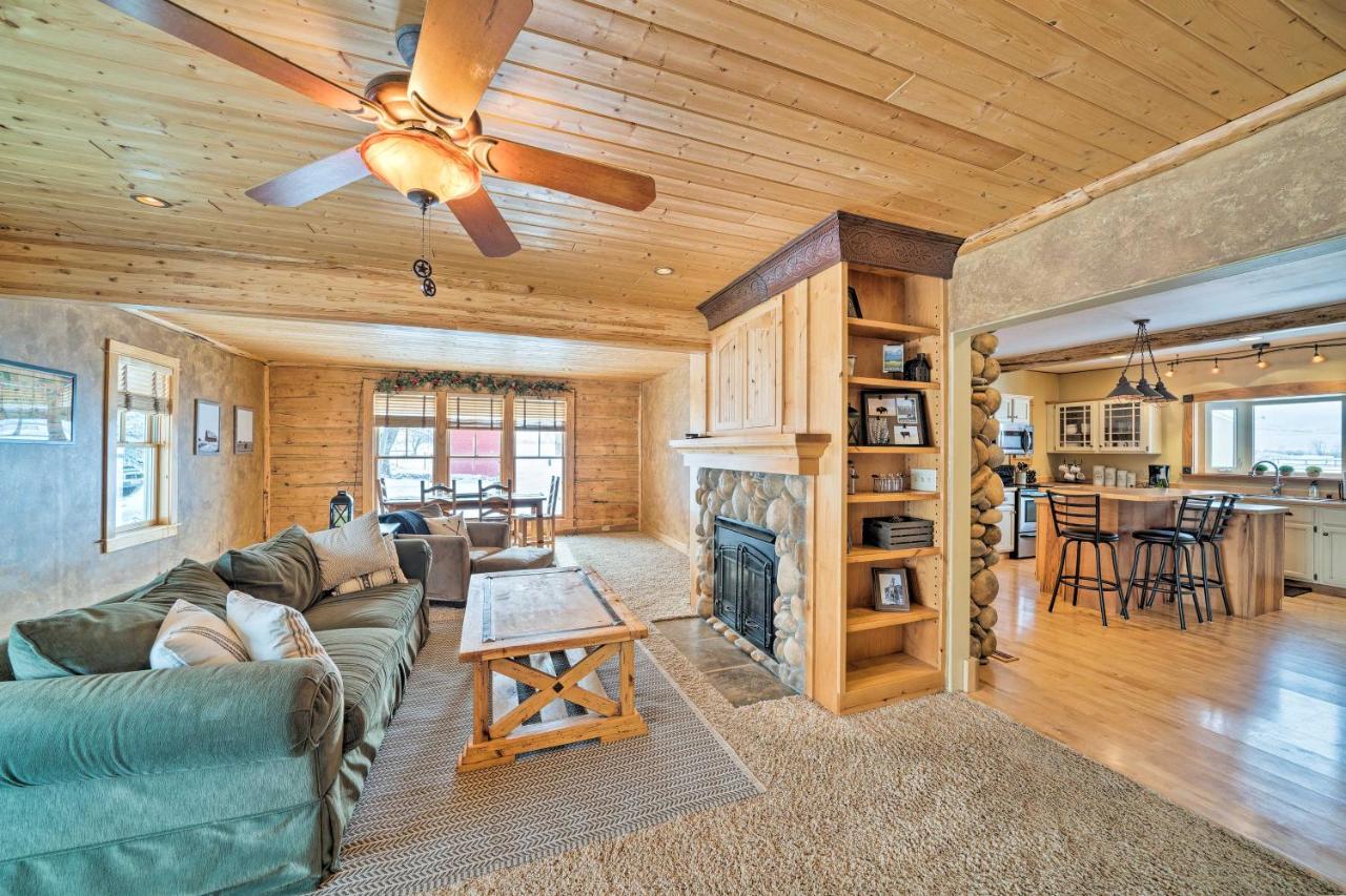 The Farmstead on 10 Acres with Mountain Views! - Ferienwohnung Red Lodge