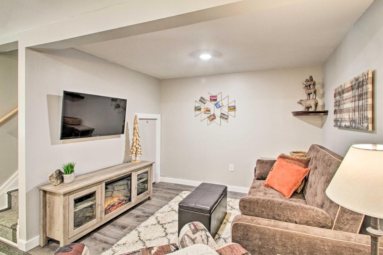 Renovated Hub with Direct Access to Snowmobile Trail - B&B Bethlehem