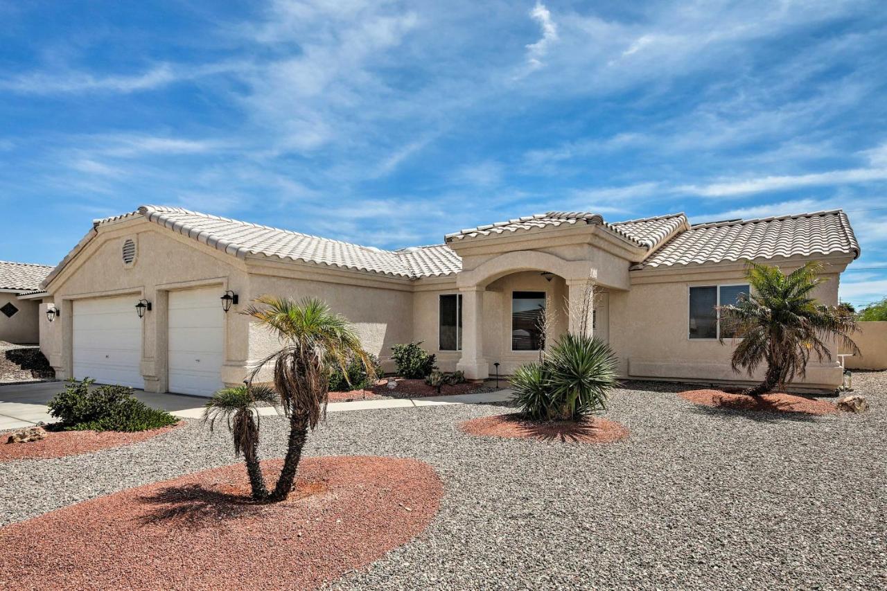 Pool, Hot Tub and Mtn Views Lake Havasu City Home! - Chambres d’hôtes