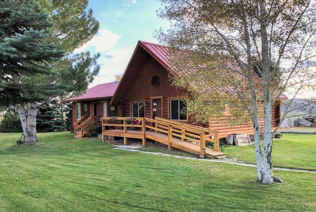 B&B Lyman - Rustic Cabin 20 Mins to Capitol Reef Natl Park! - Bed and Breakfast Lyman