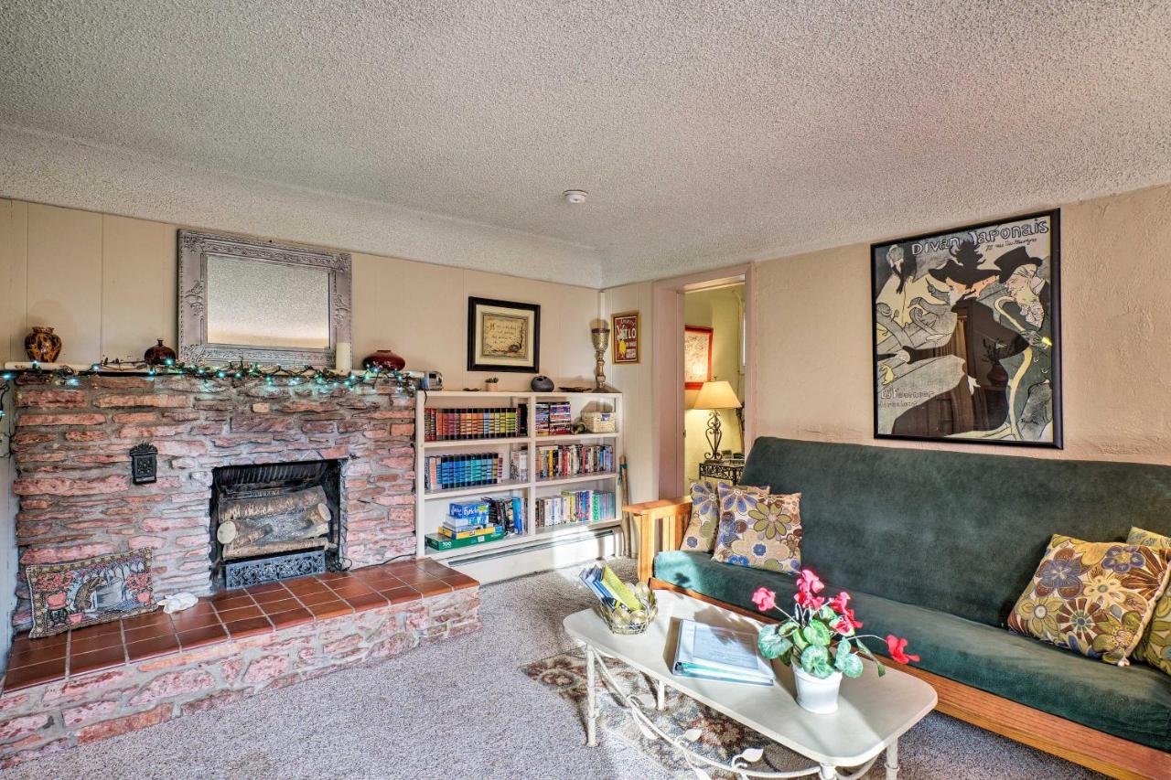 Colorful Bungalow By Pikes Peak/Garden of the Gods - Chambres d'hôtes Manitou Springs
