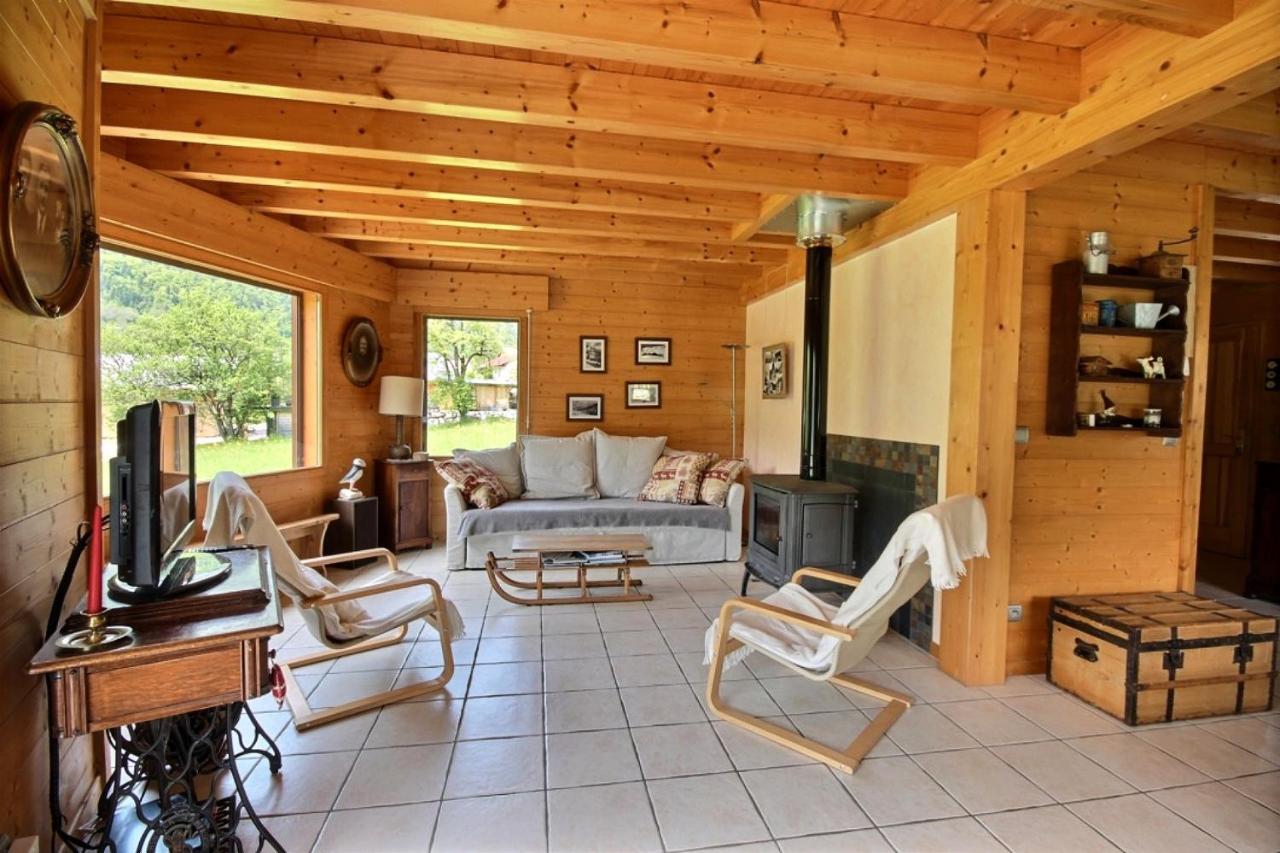 B&B Le Biot - CHALET WIFI - LE BIOT - 8 PERSONNES - CHALET MORAND - Bed and Breakfast Le Biot