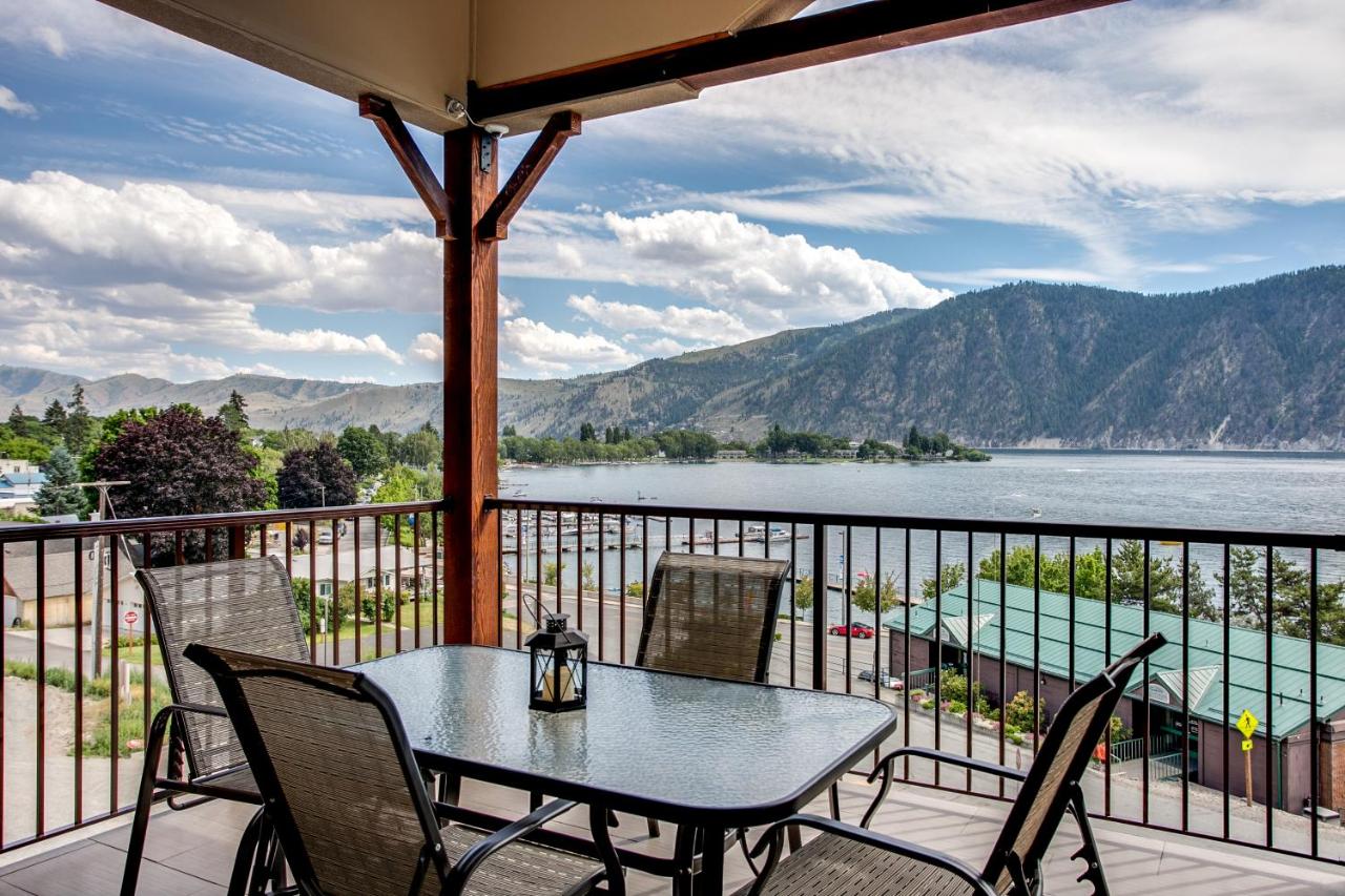 B&B Manson - Breezy Lake Chelan Condo with Pool and Hot Tub Access! - Bed and Breakfast Manson