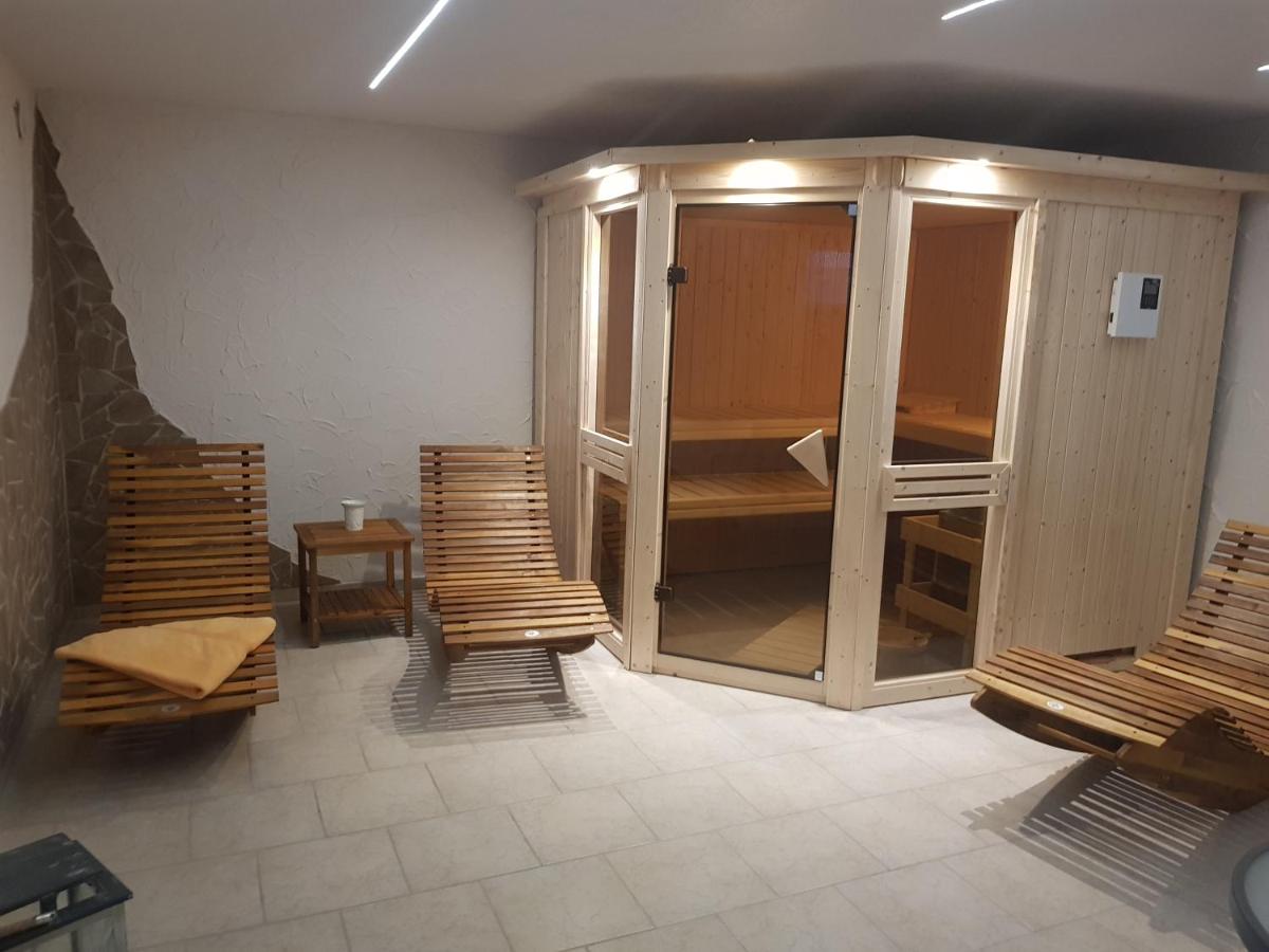 Ferienwohnung Am Alten Forsthaus Neuenbau - B&B Neuenbau