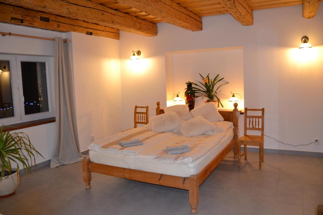 chalupa na Samotě s vířivkou - B&B Tábor