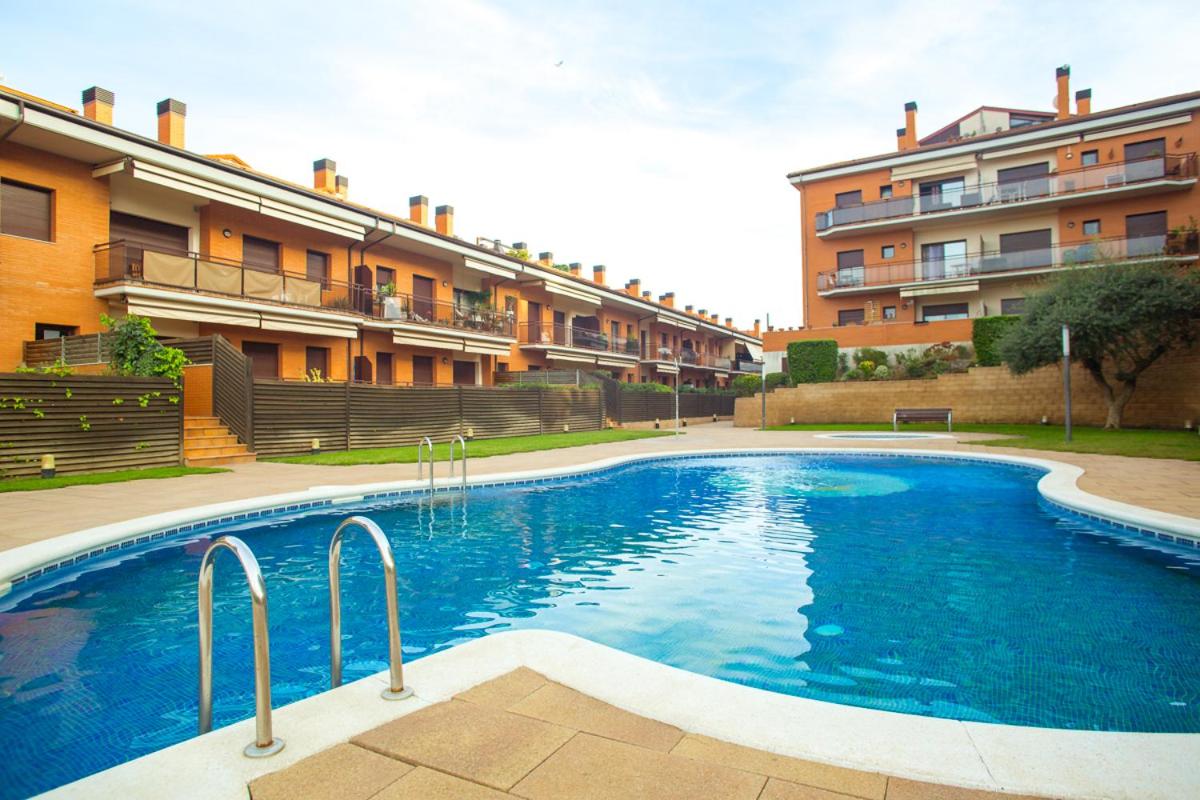 AL28 Duplex en la playa, Fenals, Costa Brava - B&B