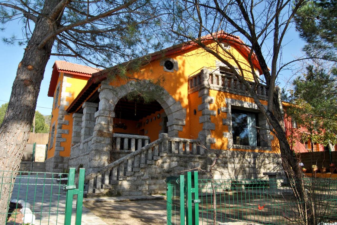 Casa Rural Mansion Adela con Piscina y Jacuzzi - B&B Collado Mediano