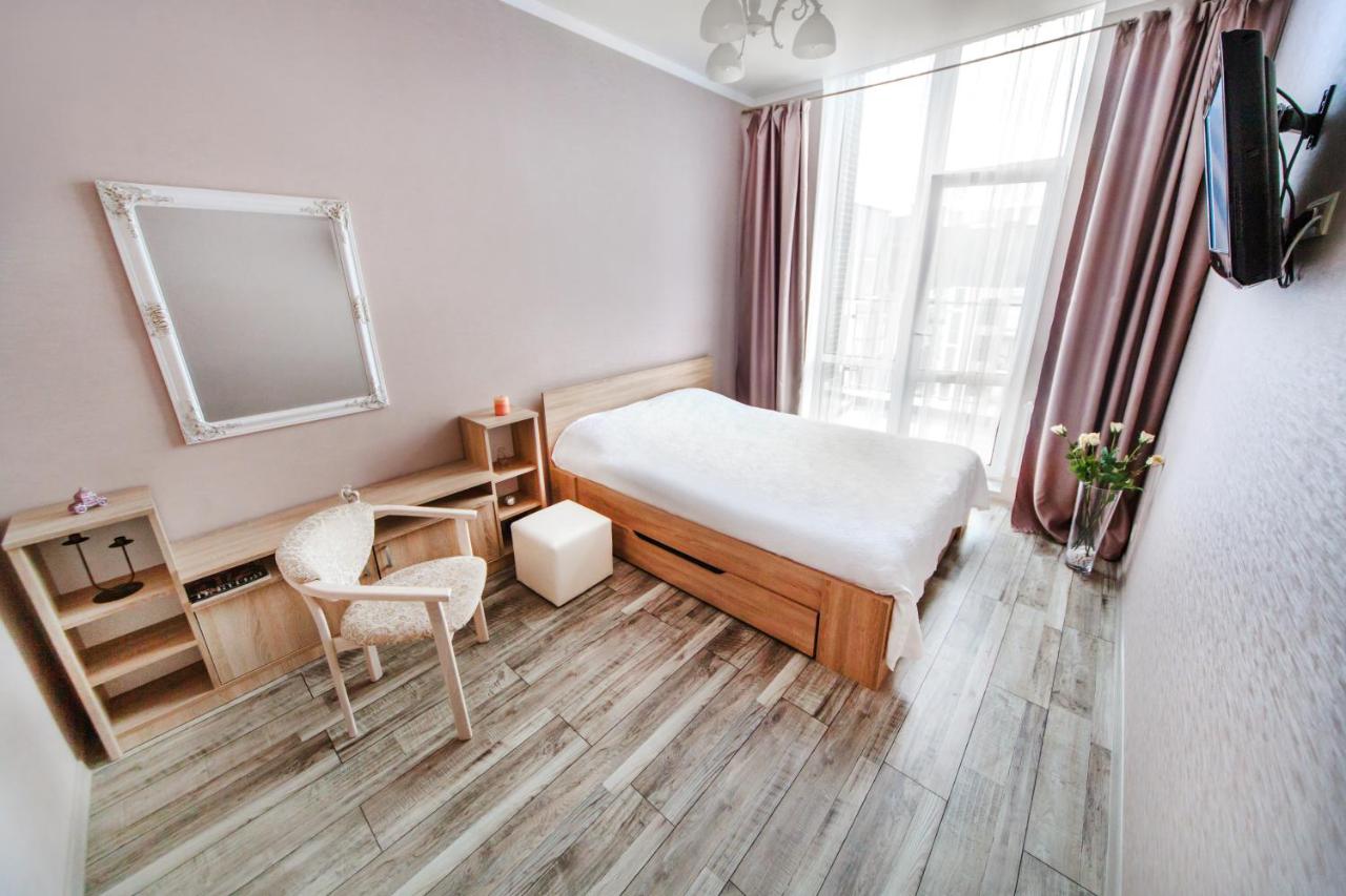 B&B Vinnytsia - Однокомнатная VIP квартира на Славянке с террасой - Bed and Breakfast Vinnytsia