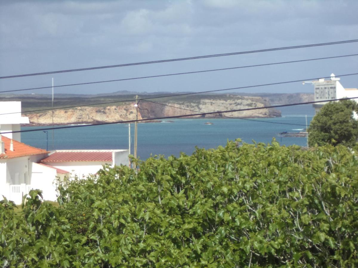 Doppelzimmer mit Balkon und Meerblick