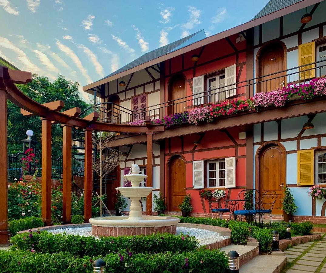 Little Colmar - Homestay & Pottery Studio - B&B Hạ Long
