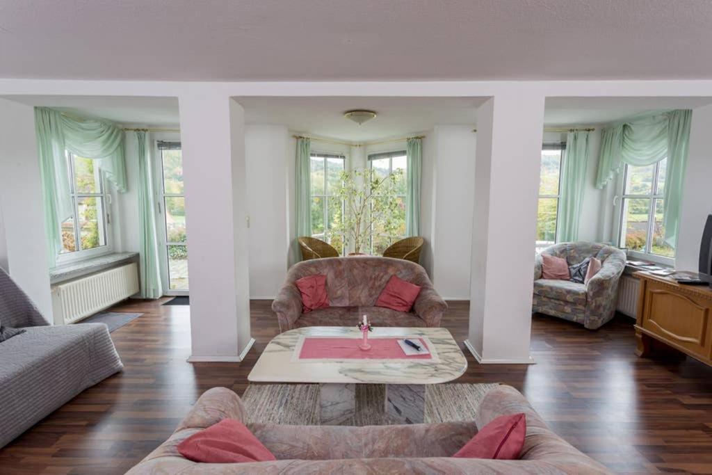 Schöne Ferienwohnung am Schlosspark - Ferienwohnung