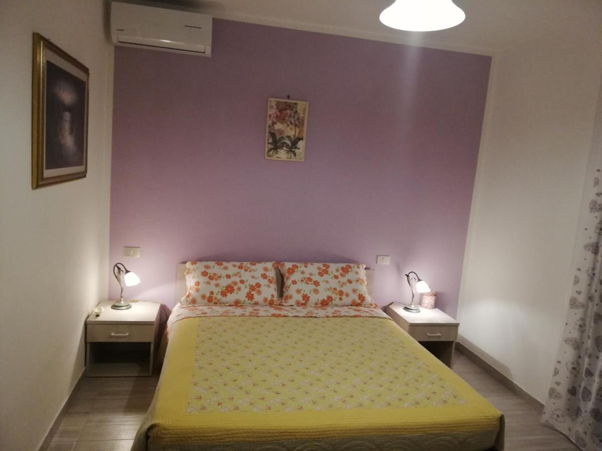 Deluxe Room (2 Adults + 1 Child)