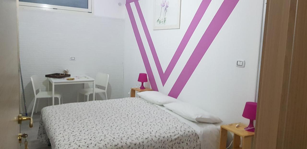 Double or Twin Room with Private Bathroom - Basement