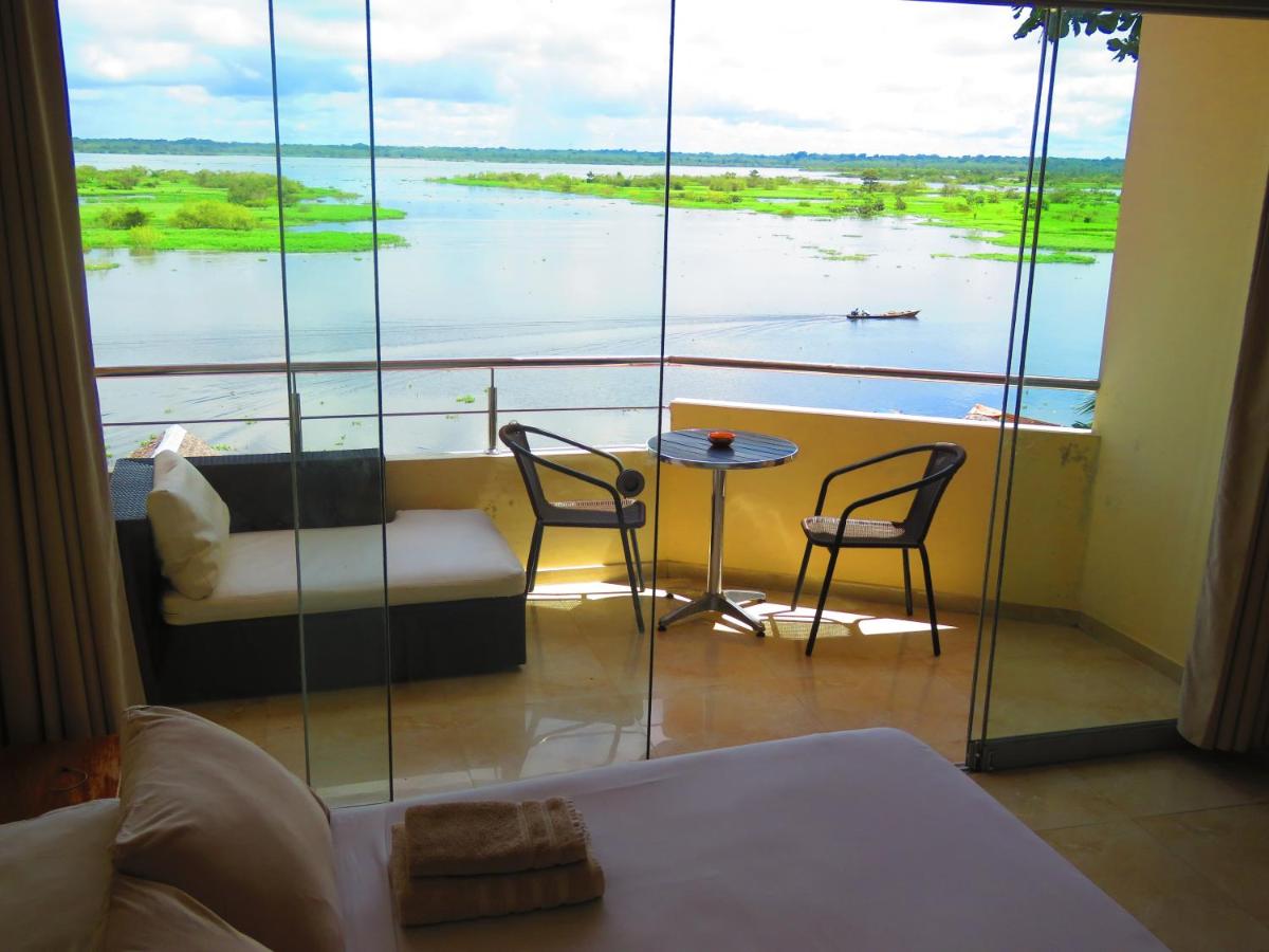 Apartment with Balcony - River View