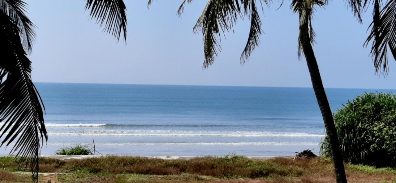 Corniche Beach Resort - Bed and Breakfast