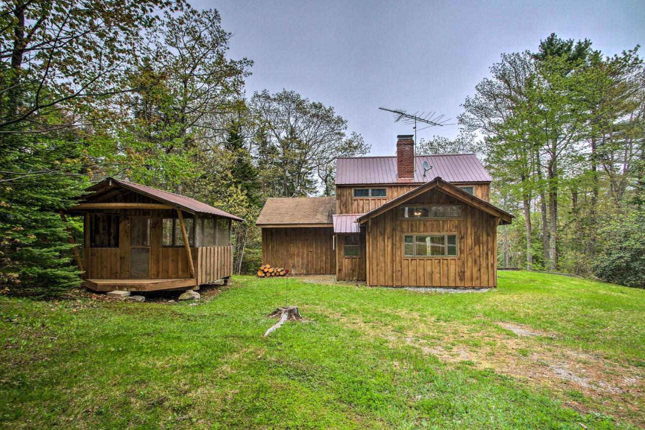 B&B Boothbay Harbor - Boothbay Harbor Cabin with Spacious Deck and Yard! - Bed and Breakfast Boothbay Harbor