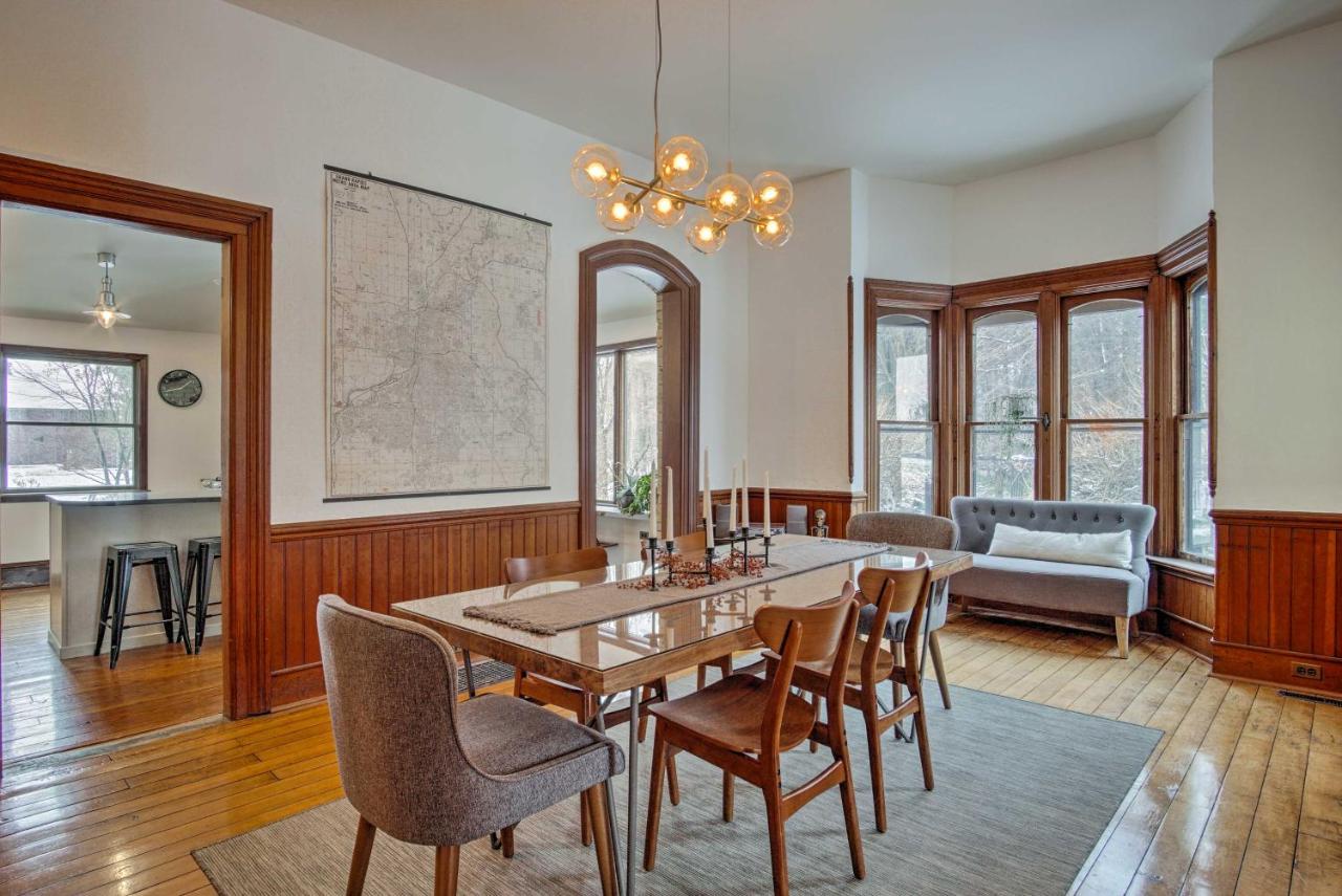 Historic Michigan Farmhouse with Grill and Fire Pit! - B&B Byron Center