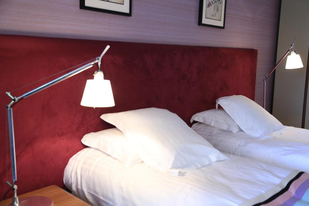 Vintage Twin Room