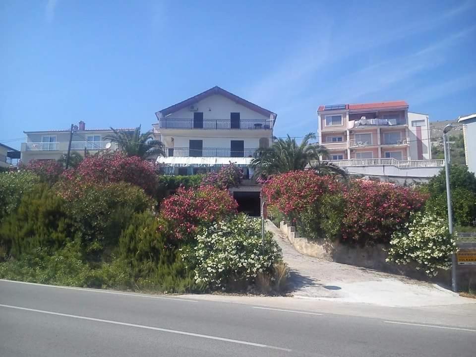 Apartmani Ružmarin - Seget Donji, Trogir - B&B Traù