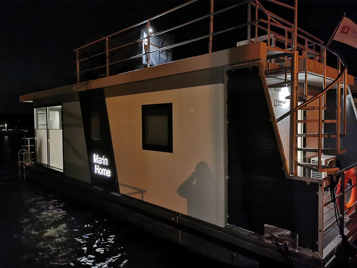 Hausboot Leukermeer Well - B&B Well