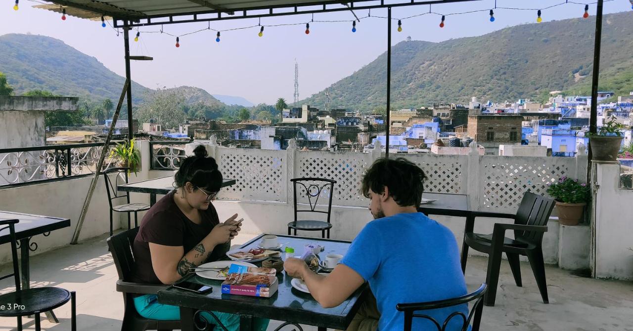 Shivam Tourist Guest House - Bed and Breakfast Būndi
