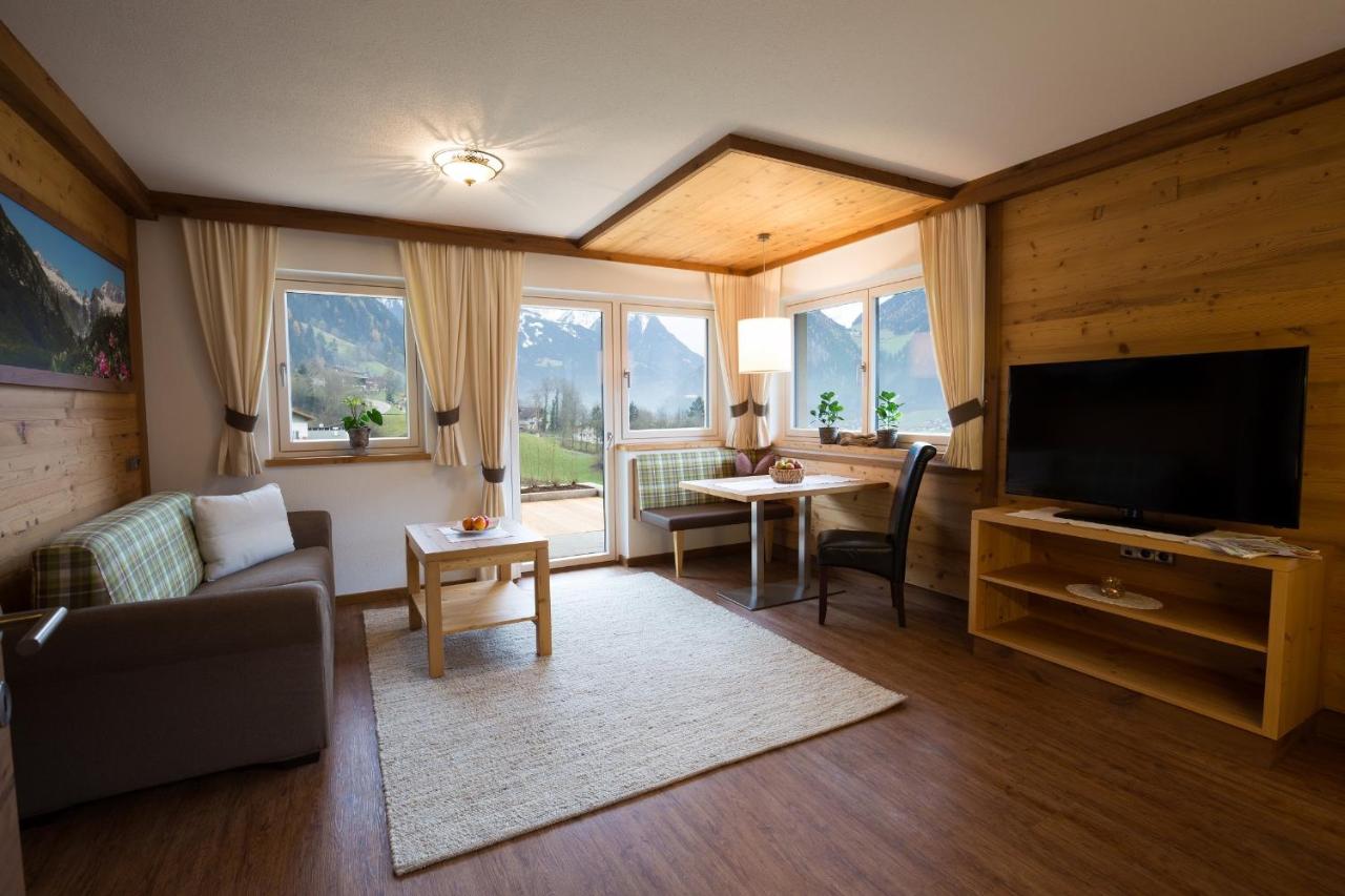 B&B Ramsau im Zillertal - Appartement Freiblick - Bed and Breakfast Ramsau im Zillertal