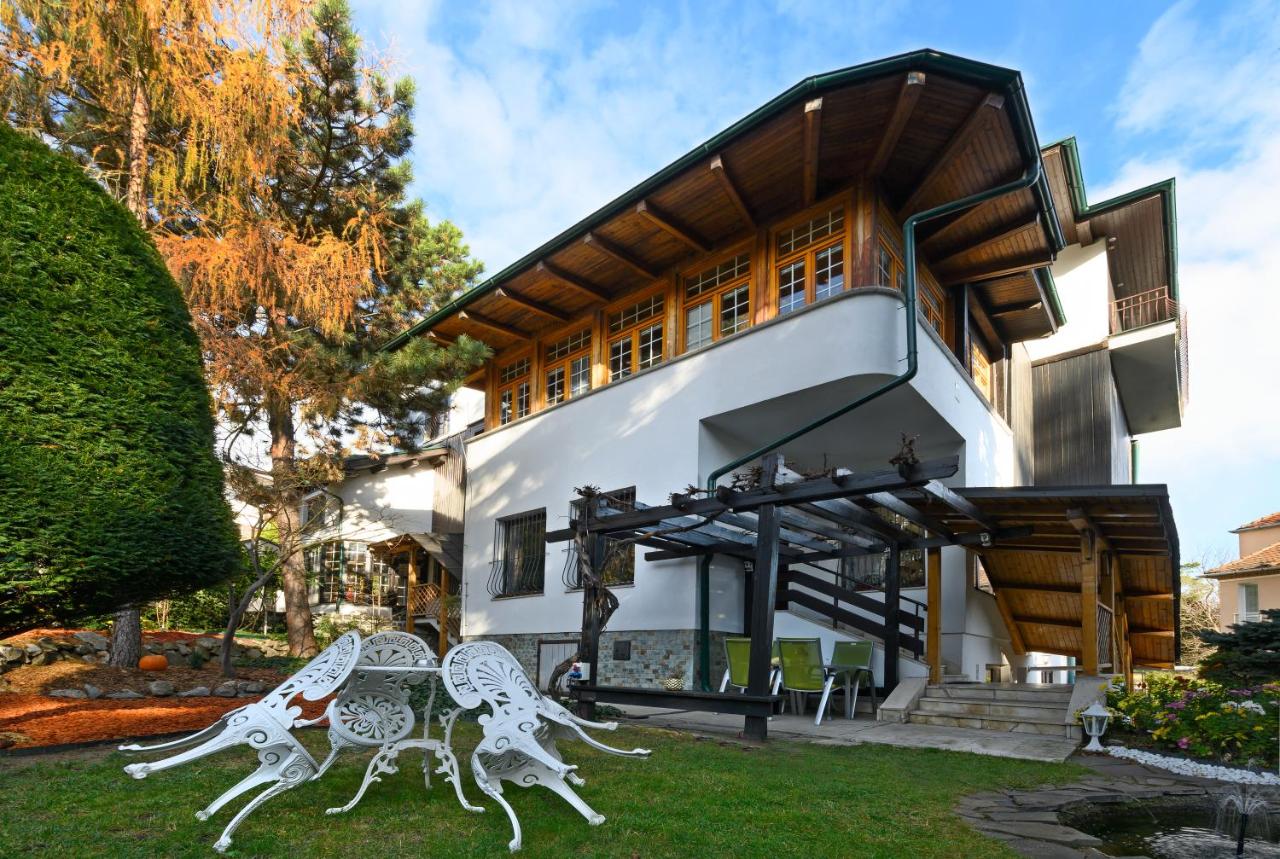 Panoramic Castle Suite with FREE Private Parking - Ferienwohnung