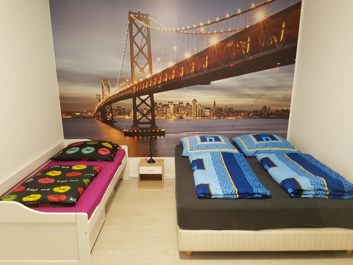 Doppel-/Zweibettzimmer mit Bad