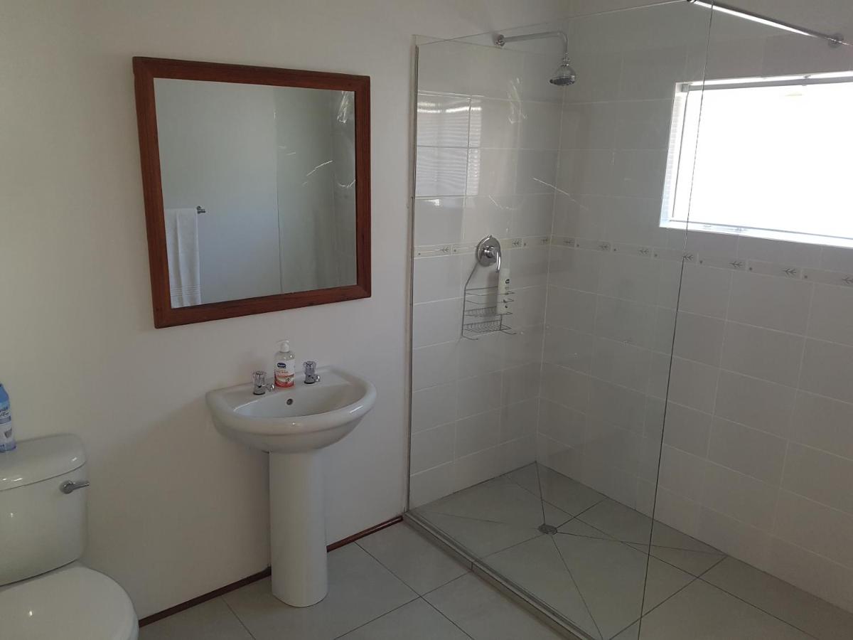 Deluxe Doppelzimmer (2 Erwachsene & 1 Kind)