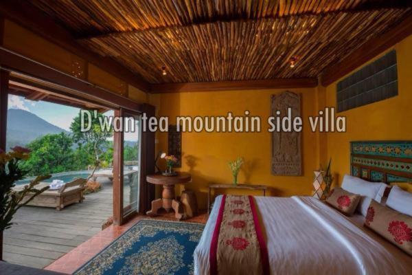 Deluxe Room with Mountain and Pool View