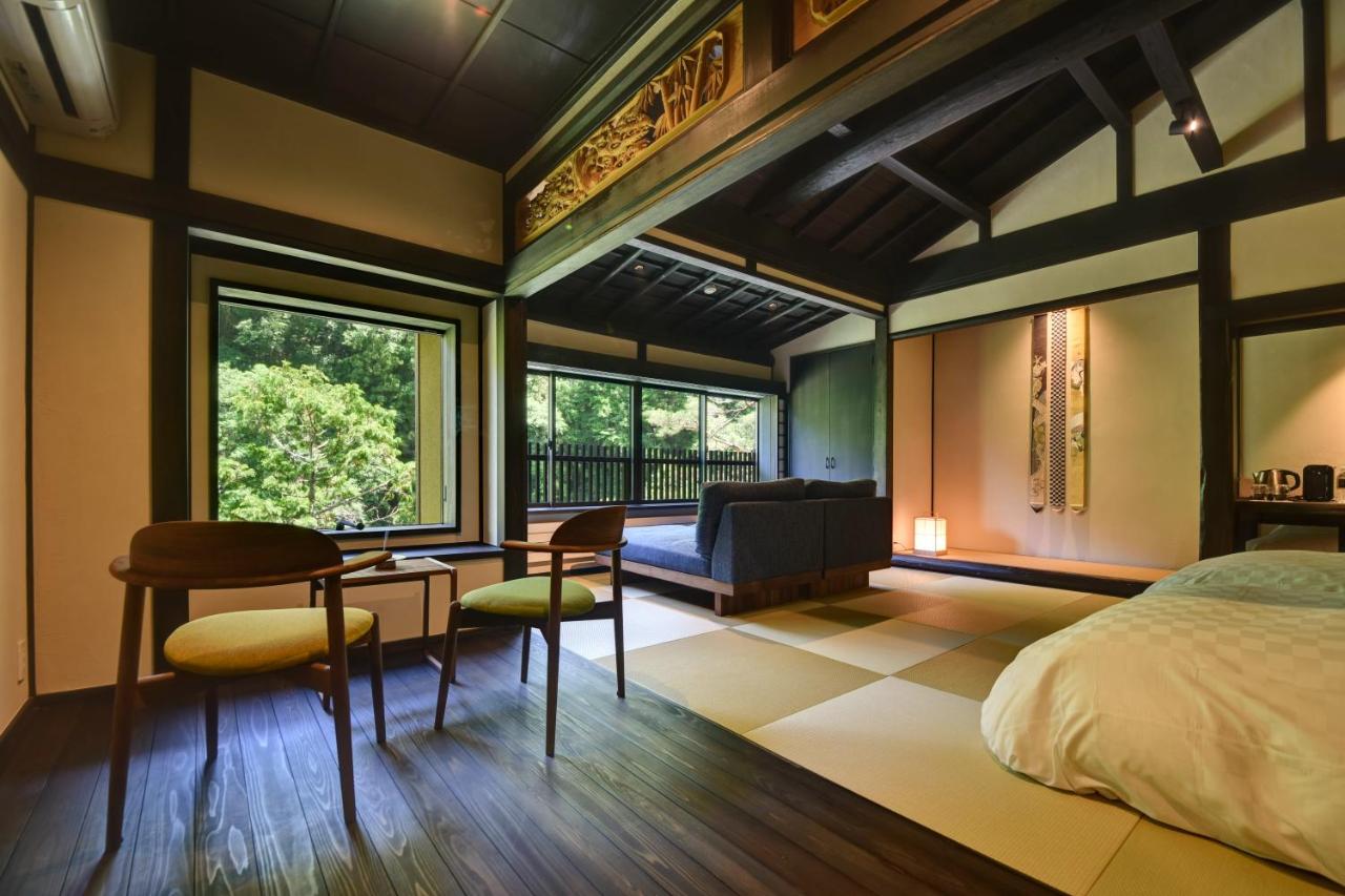 Camera Doppia con Letti Singoli con Bagno