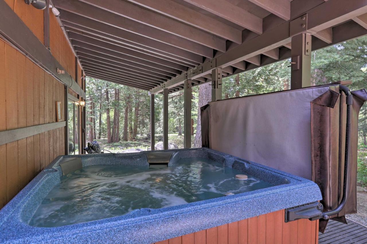 Lake Tahoe Home w/ Hot Tub, Game Room & Sauna! - Chambres d'hôtes Incline Village